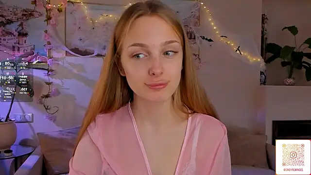 Snapshot of CindyGreen chatting on October 2025 06:54:01 AM CindyGreen online show from October 2025 06:54:01 AM