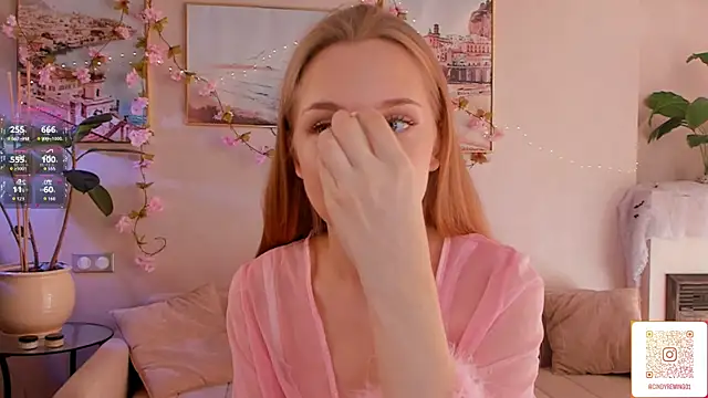 Snapshot of CindyGreen chatting on October 2025 06:30:01 AM CindyGreen online show from October 2025 06:30:01 AM