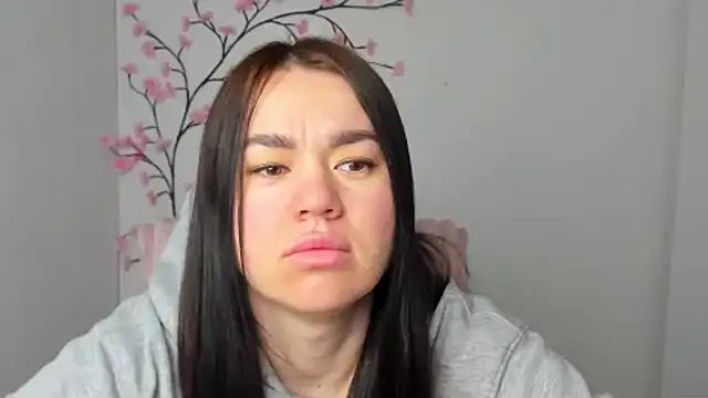 Lola Saymyname online show from April 2026 05:12:02 AM