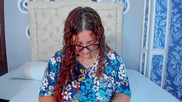 mishell lovely online show from December 2025 01:19:01 PM