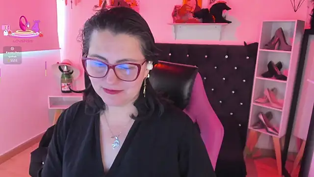 D Martii online show from October 2025 12:46:02 PM