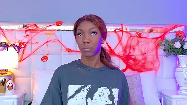 MadeleineHocker online show from October 2025 12:17:02 PM