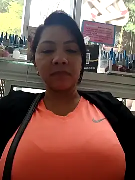 Snapshot of hiilarybrown chatting on September 2025 05:24:02 PM hiilarybrown online show from September 2025 05:24:02 PM