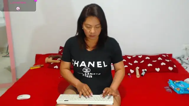 Snapshot of hiilarybrown chatting on September 2025 03:08:01 AM hiilarybrown online show from September 2025 03:08:01 AM