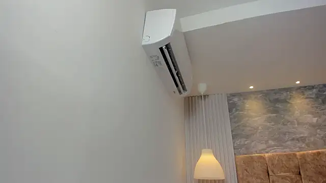 leilapons online show from September 2025 12:31:02 PM