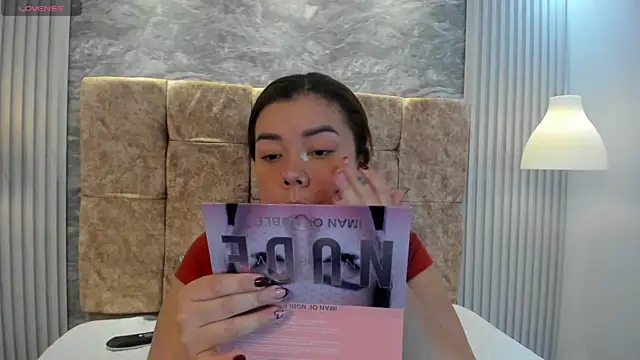 leilapons online show from November 2025 04:34:02 PM