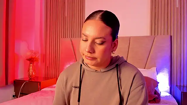 Rachell Jamess online show from October 2025 03:43:02 AM