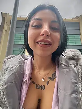 Snapshot of Sasha-Bloom chatting on May 2026 06:58:01 PM Sasha-Bloom online show from May 2026 06:58:01 PM