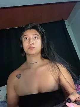 EVAH LEE  online show from April 2026 02:00:02 AM