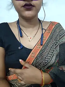 Snapshot of BEAUTY_QUE chatting on October 2025 11:32:02 AM BEAUTY QUE online show from October 2025 11:32:02 AM