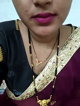 Snapshot of BEAUTY_QUE chatting on October 2025 07:16:01 AM BEAUTY QUE online show from October 2025 07:16:01 AM