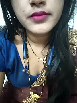 Snapshot of BEAUTY_QUE chatting on October 2025 09:08:02 PM BEAUTY QUE online show from October 2025 09:08:02 PM