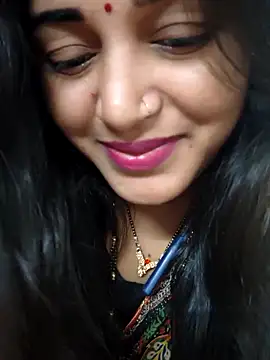 Snapshot of BEAUTY_QUE chatting on October 2025 06:42:02 PM BEAUTY QUE online show from October 2025 06:42:02 PM