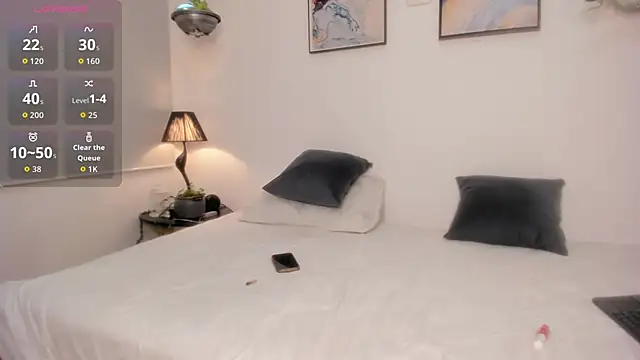 Snapshot of MiaCoopper chatting on October 2025 03:04:02 AM MiaCoopper online show from October 2025 03:04:02 AM