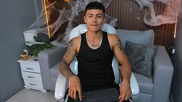 Leo santoro online show from October 2025 01:29:01 PM