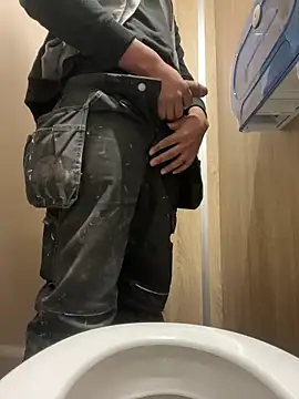 Snapshot of your_bi_slave chatting on November 2025 04:20:01 PM your bi slave online show from November 2025 04:20:01 PM