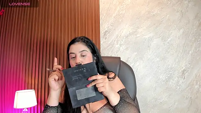 Snapshot of _Cris_Spicy_ chatting on September 2025 08:23:02 PM Cris Spicy online show from September 2025 08:23:02 PM