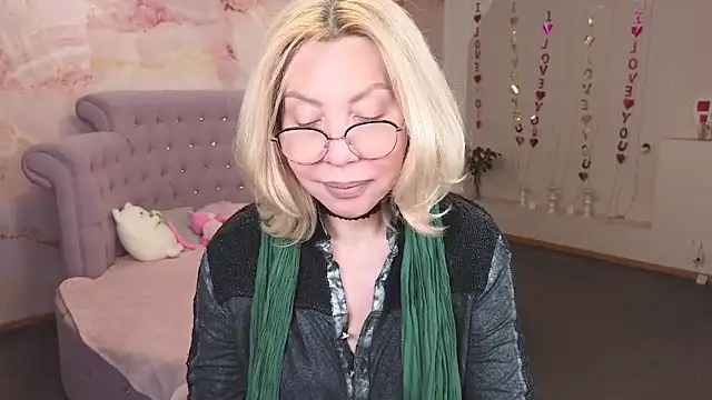 Wendy Waves online show from October 2025 10:46:02 AM