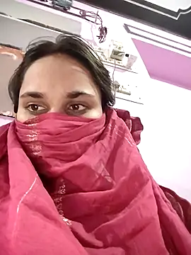 Snapshot of RAYI_Queen_1 chatting on September 2025 12:29:01 PM RAYI Queen 1 online show from September 2025 12:29:01 PM