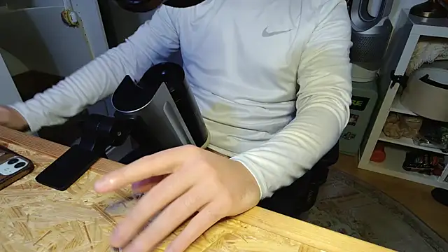 Snapshot of BenReich chatting on November 2025 07:01:02 PM BenReich online show from November 2025 07:01:02 PM