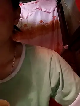 Snapshot of Phuongphuongg chatting on September 2025 05:29:01 AM Phuongphuongg online show from September 2025 05:29:01 AM