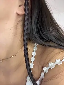 LUNAA    online show from April 2026 03:32:01 AM