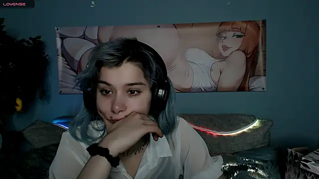 Snapshot of SophieAsh chatting on October 2025 07:49:01 AM SophieAsh online show from October 2025 07:49:01 AM