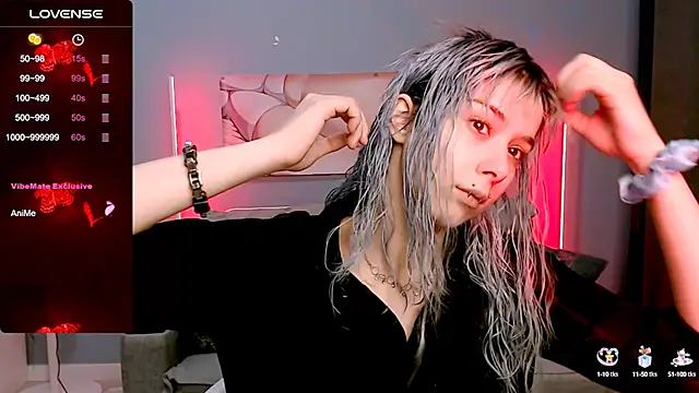 Snapshot of SophieAsh chatting on October 2025 10:14:01 AM SophieAsh online show from October 2025 10:14:01 AM