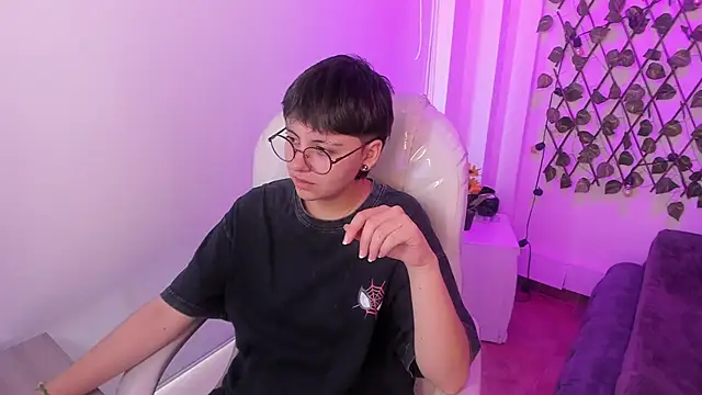 Nathaly ds online show from February 2026 07:35:01 PM