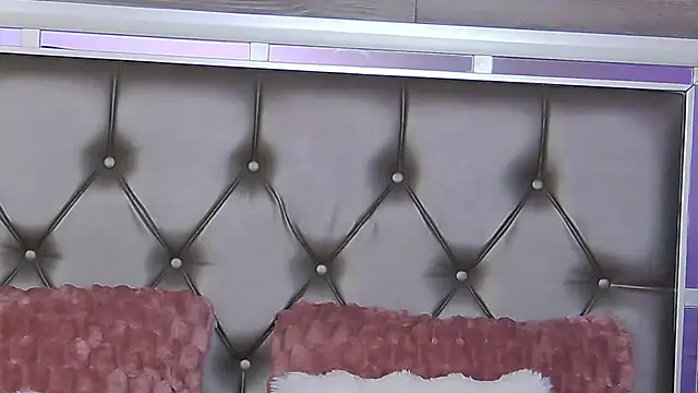 Snapshot of LunaHart chatting on May 2026 01:57:01 AM LunaHart online show from May 2026 01:57:01 AM