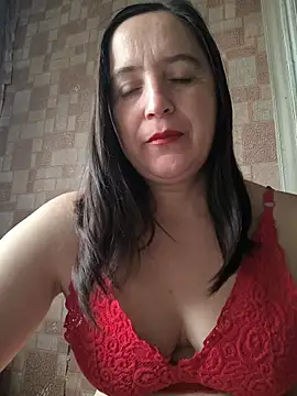 Snapshot of EvelinCutex chatting on November 2025 06:24:02 AM EvelinCutex online show from November 2025 06:24:02 AM