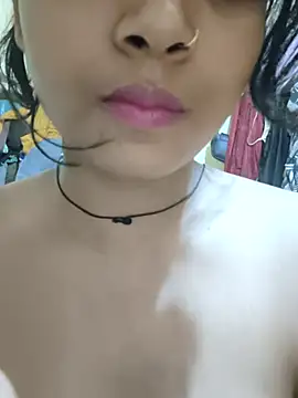Snapshot of RAYI_Queen_2 chatting on May 2026 08:39:01 PM RAYI Queen 2 online show from May 2026 08:39:01 PM