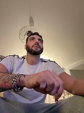 Simon-xx online show from March 2026 08:50:01 PM