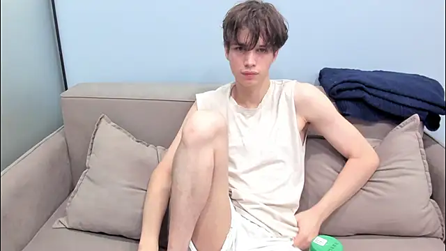 Snapshot of Ur_Shine_Guy chatting on September 2025 06:18:02 PM Ur Shine Guy online show from September 2025 06:18:02 PM