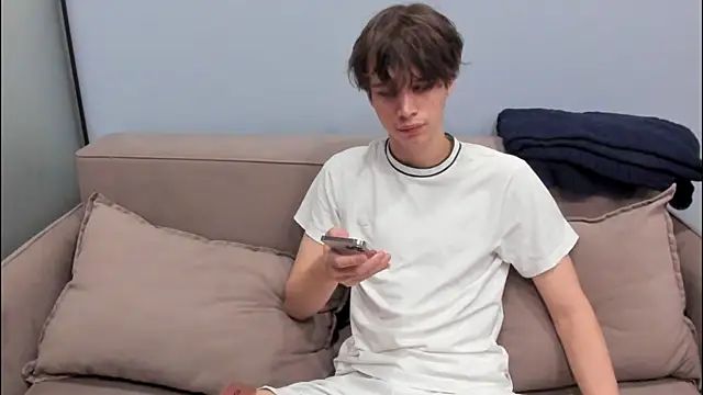 Snapshot of Ur_Shine_Guy chatting on September 2025 05:57:02 PM Ur Shine Guy online show from September 2025 05:57:02 PM