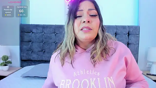 Snapshot of isabella_horney_ chatting on October 2025 08:20:02 PM isabella horney online show from October 2025 08:20:02 PM