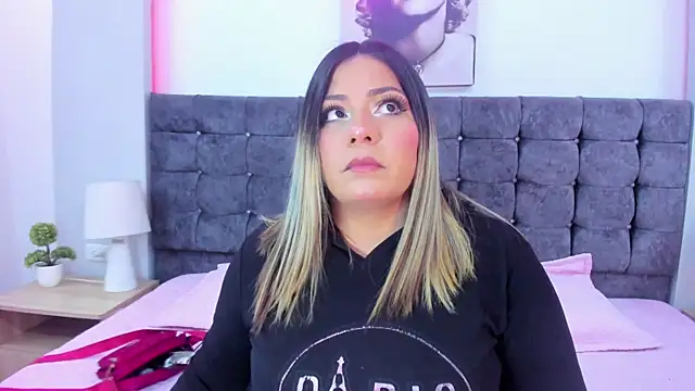 Snapshot of isabella_horney_ chatting on October 2025 04:41:02 PM isabella horney online show from October 2025 04:41:02 PM