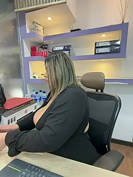 isabella horney  online show from July 2026 09:31:02 PM