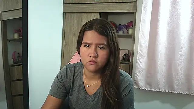 Oliviawatson1 online show from September 2025 12:05:02 PM