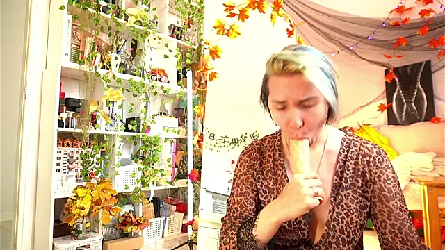 Snapshot of Sova173 chatting on October 2025 10:10:02 AM Sova173 online show from October 2025 10:10:02 AM