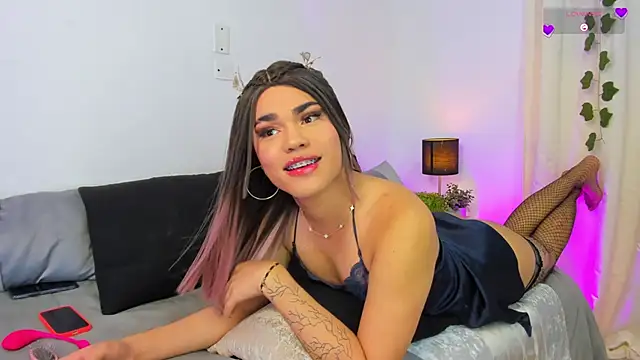 blazeestevezz online show from October 2025 01:31:01 AM