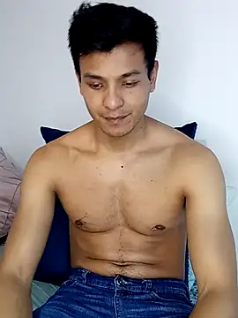 Snapshot of Valois2025 chatting on October 2025 05:44:02 PM Valois2025 online show from October 2025 05:44:02 PM