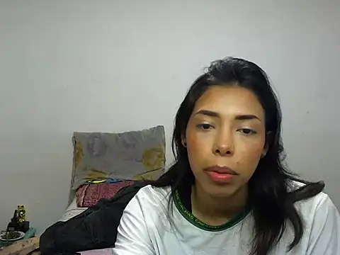 MeganAndMaxxh online show from December 2025 01:32:02 AM