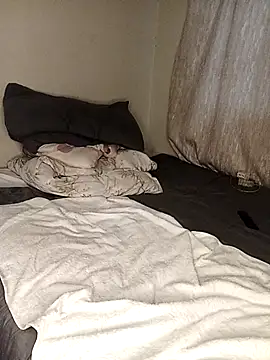 WaiterZim online show from November 2025 10:37:01 PM