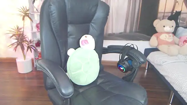 Suzie Wet Cave online show from September 2025 11:47:02 AM