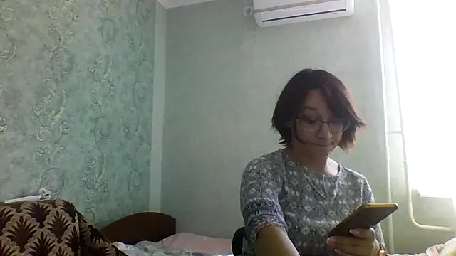 Moon Janis online show from September 2025 12:19:01 PM