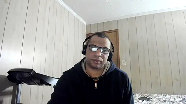 Snapshot of NaturalBeautyQueen chatting on July 2026 02:01:01 PM NaturalBeautyQueen online show from July 2026 02:01:01 PM