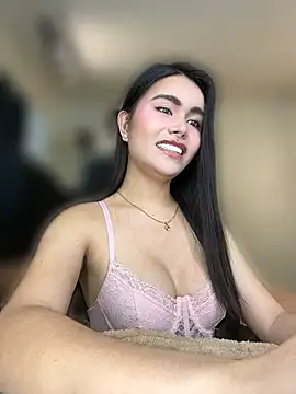 Snapshot of Princess_Material chatting on May 2026 04:14:02 PM Princess Material online show from May 2026 04:14:02 PM