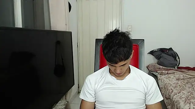 Alex mojica online show from November 2025 05:17:02 AM