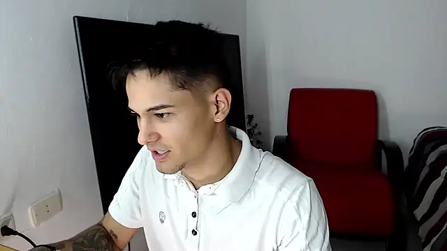 Alex mojica online show from December 2025 06:20:02 AM